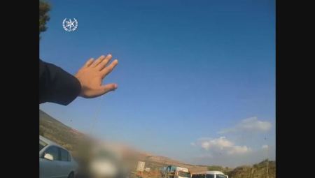 فيديو : الشرطة تضبط سائق حافلة يقود مخالفا للقوانين